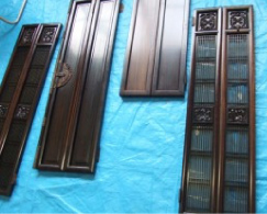 まずはじめにお仏壇を分解します。