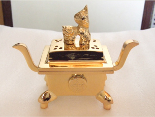 真鍮仏具を綺麗に金メッキいたします。