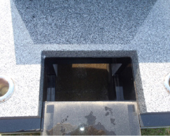 長年中で眠られていたお骨を大切にお出しいたします。